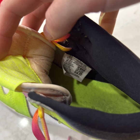 Air Jordan’s 1 high top lime green - Picture 5 of 6